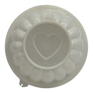Vintage Tupperware Heart Gelatin Mold Jel-N-Serve Opaque White With Lid Discon